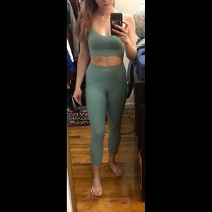 Old Navy exercise set {leggings and sports bra}